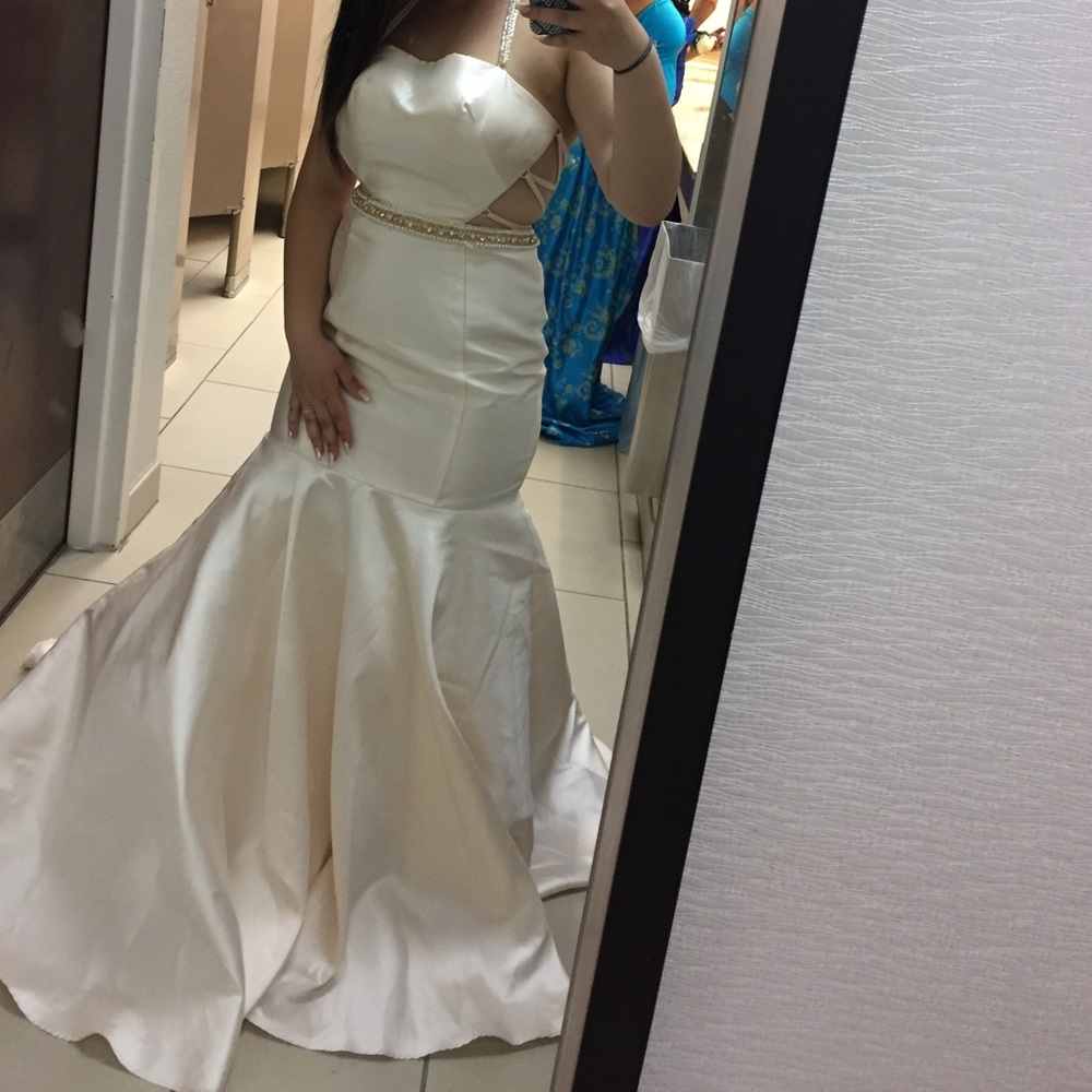Prom dress .